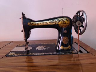Máquina de coser Singer antigua
