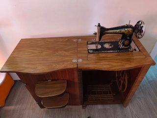 Máquina de coser Singer antigua
