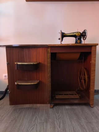 Máquina de coser Singer antigua