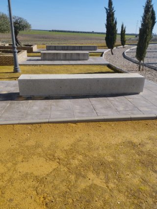 Macetas de piedra urbanas grises