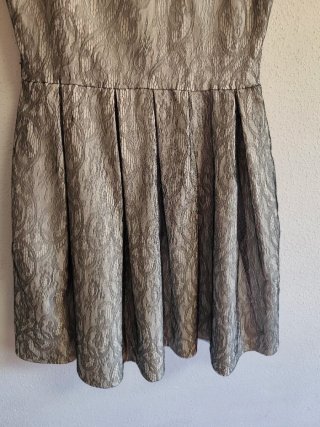 Vestido de chica talla S de Zara.