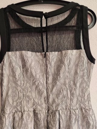 Vestido de chica talla S de Zara.