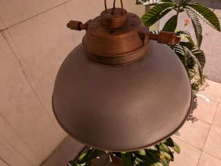 Lámpara colgante metal y madera