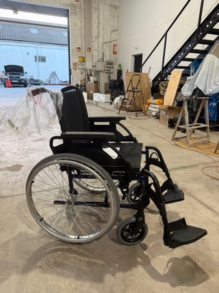 Silla de ruedas nueva a estrenar.