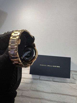 Reloj Daniel Wellington Dorado Negro