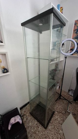 Vitrina Detolf Negra Ikea