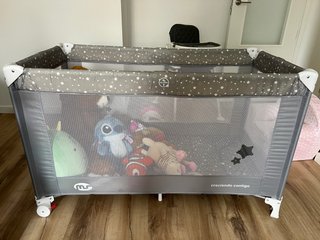Cuna de viaje con estrellas