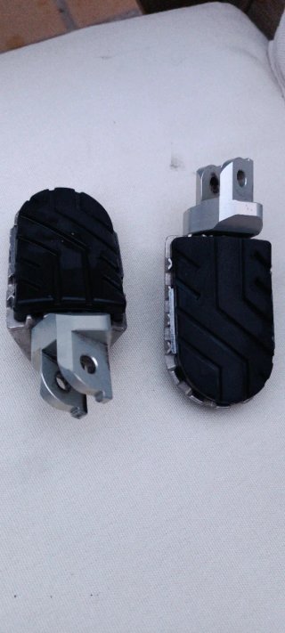 Estriberas SW-MOTECH Crossrunner/Crosstourer/NC/SU