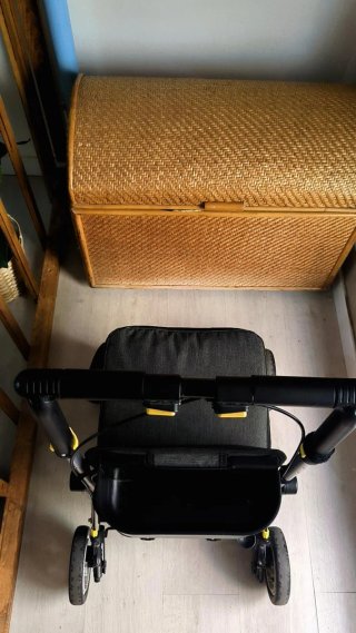 Andador Carlett con asiento y cesta