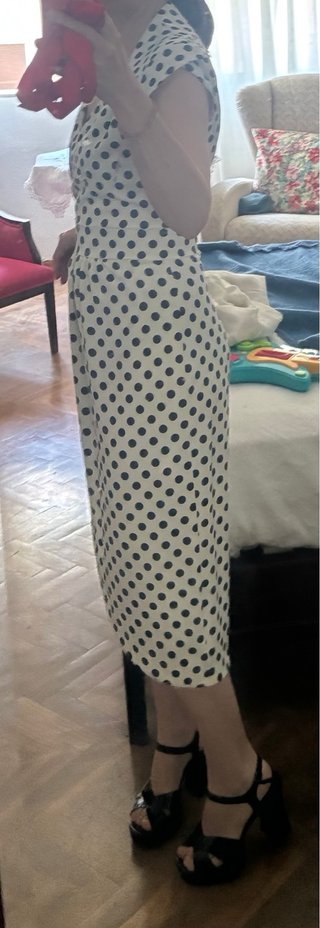 Vestido blanco con lunares negros