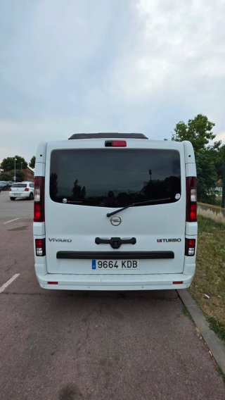 Furgoneta 9 plazas Opel Vivaro 2017