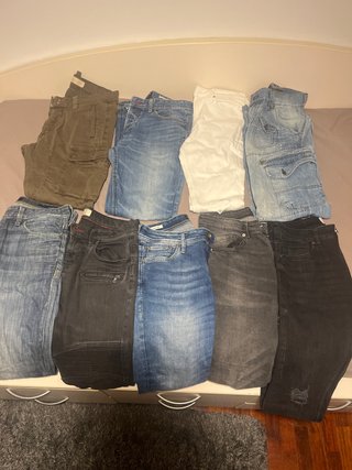 Pantalones vaqueros distintas marcas.