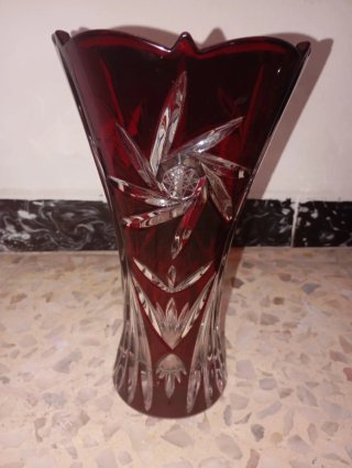 Juego de 2 jarrones de cristal rojo tallado