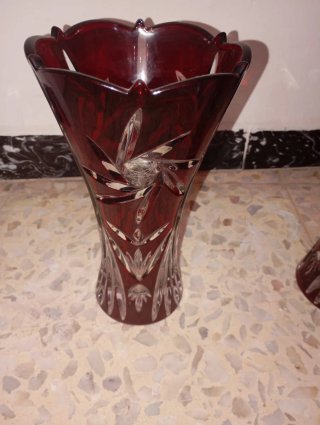 Juego de 2 jarrones de cristal rojo tallado
