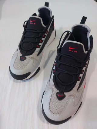 Zapatillas Nike Zoom 2K Gris/Rojo