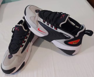 Zapatillas Nike Zoom 2K Gris/Rojo