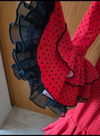 Traje de flamenca rojo lunares negros T38