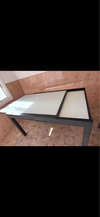 Mesa extensible cristal y metal + 6 sillas