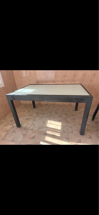 Mesa extensible cristal y metal + 6 sillas