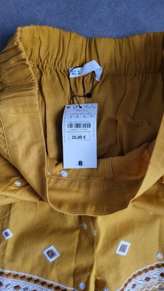 Pantalones cortos mujer amarillos con bordado