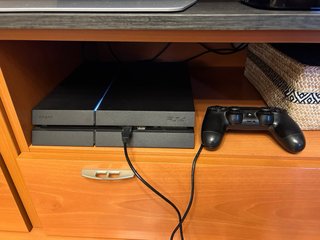 Console Sony PS4, 2 controller e 11 giochi