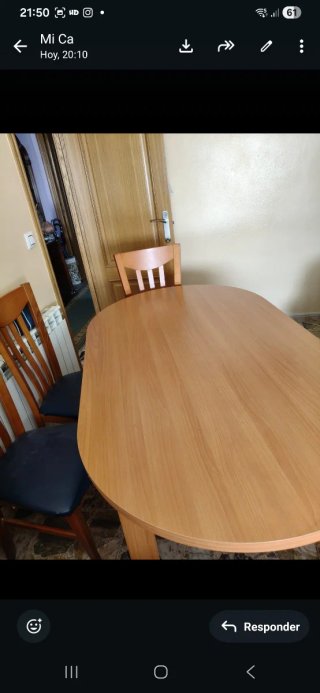 Mesa de salón extensible y 4 sillas