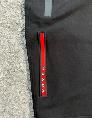 Conjunto Prada Negro Camiseta y Pantalón Corto