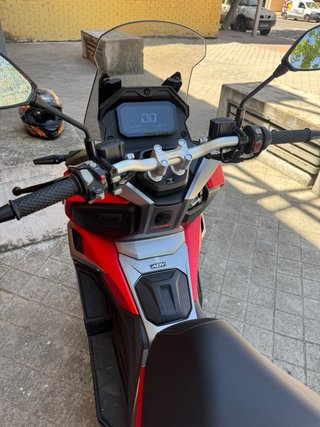 VOGE SR1ADV Maxi Scooter Roja/Gris