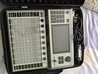 Akai Force + Maletín + Decksaver + SSD