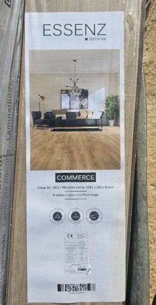 Tarima Laminada Essenz Commerce Roble 4 cajas