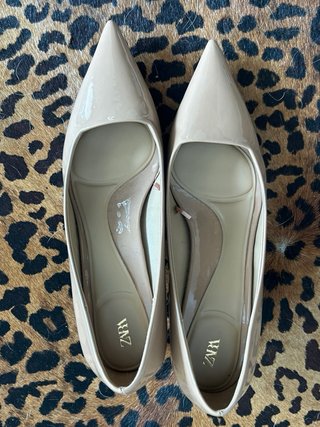 Zara Tacones Beige Charol Talla 39