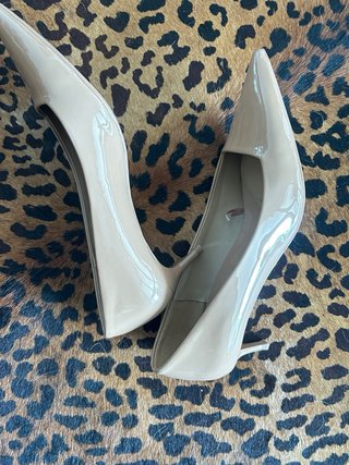 Zara Tacones Beige Charol Talla 39