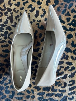 Zara Tacones Beige Charol Talla 39