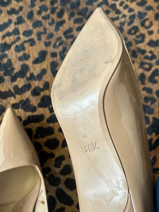 Zara Tacones Beige Charol Talla 39