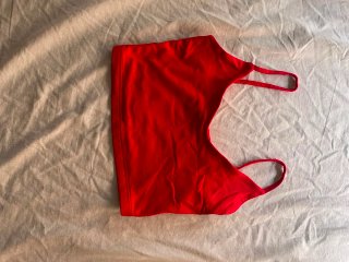 Top Bershka rojo tirantes