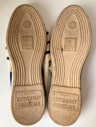 Alpargatas marineras beige y azul