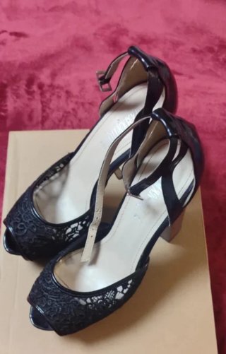 Zapatos de tacón con encaje y plataforma
