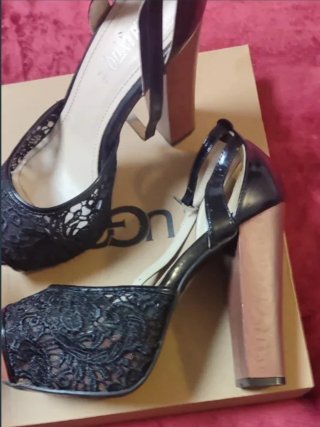Zapatos de tacón con encaje y plataforma