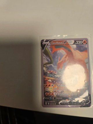 Carta Pokémon Charizard V 220 HP