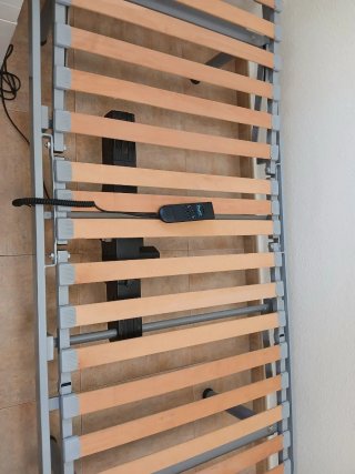 Cama articulada metálica y madera