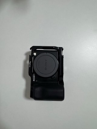 Sony Alpha ZV E10 + Sigma 19mm F2.8 DN + Smallrig