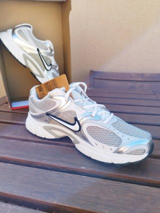 Nike V5 NRN
