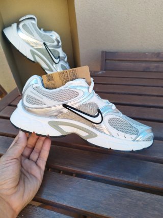 Nike V5 NRN