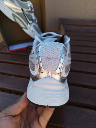 Nike V5 NRN