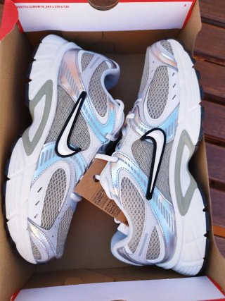 Nike V5 NRN