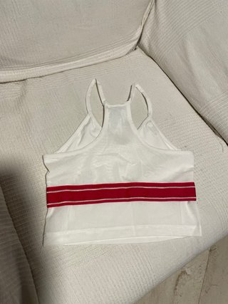 Lote Nike: 3 tops, 1 camiseta, 1 pantalón