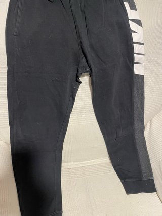 Lote Nike: 3 tops, 1 camiseta, 1 pantalón