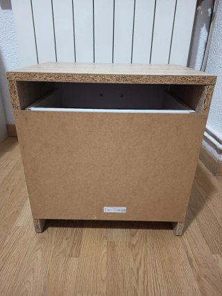 Mesita de noche madera y blanca