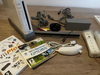 Nintendo Wii + 2 Mandos + Juegos