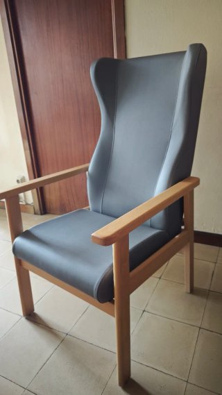 Sillón geriátrico respaldo alto con brazos